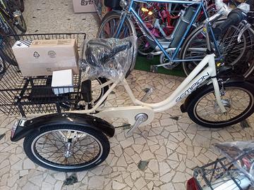 Triciclo a pedalata assistita Sempion