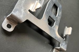 Staffa montaggio batteria ktm 690 smcr