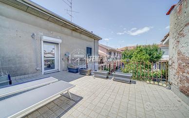 CASA INDIPENDENTE RISTRUTTURATA LIBERA SU TRE LATI