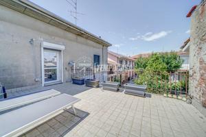 CASA INDIPENDENTE RISTRUTTURATA LIBERA SU TRE LATI