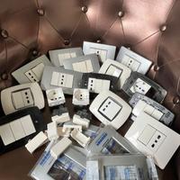 Placche, interruttori, pulsanti, prese MASTER