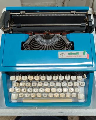 Macchina da scrivere Olivetti Italia 90
