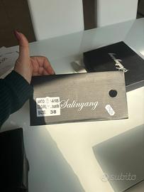 Stivali neri con tacco