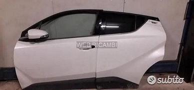 Toyota Ch R porte sportelli disponibile