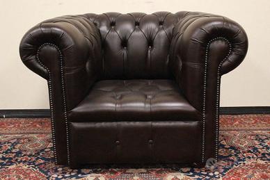 Poltrona Chesterfield club in pelle marrone scuro