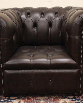 Poltrona Chesterfield club in pelle marrone scuro