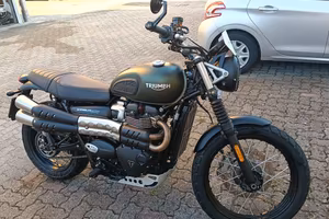 Triumph scrambler street 900