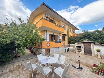 Villa capofila con spazio esterno di 150 mq
