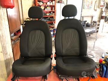 Sedili anteriori Lancia y