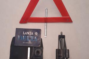 LANCIA DELTA HF 1988 attrezzi e manutenzione