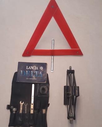 LANCIA DELTA HF 1988 attrezzi e manutenzione