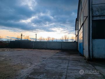 Capannone artigianale con Carroponte