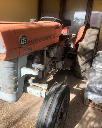 Trattore Massey Ferguson 135 special