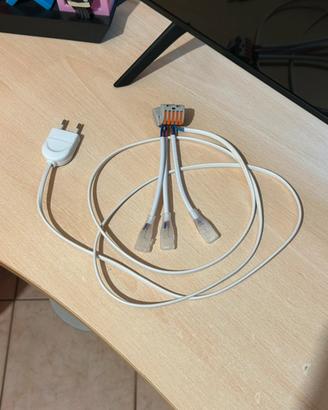 Alimentatore con 3 connettori per strisce led