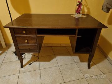 Scrivania in arte povera