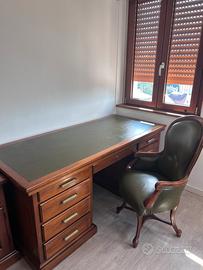 Scrivania direzionale in legno e pelle con sedia