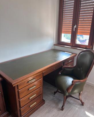 Scrivania direzionale in legno e pelle con sedia