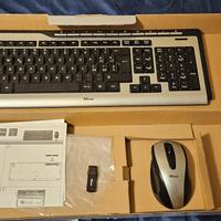 Tastiera e mouse wireless Trust. Layout italiano.