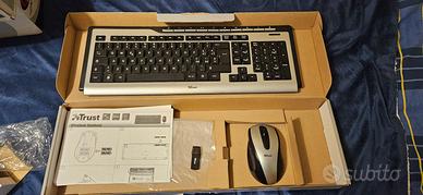 Tastiera e mouse wireless Trust. Layout italiano.
