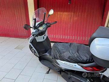 Piaggio Beverly 400 - 2025