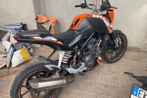 KTM duke 125