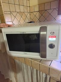 Forno microonde Whirlpool usato poco 60€