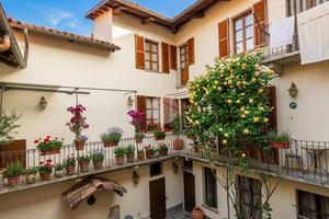 2 LOCALI A GASSINO TORINESE