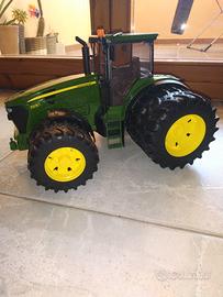 Trattore Bruder con 6 ruote