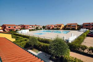 Caorle, bilocale con piscina