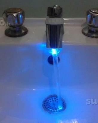 Filtro per rubinetto fontana con sensore luminoso