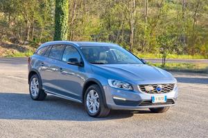 Volvo V60 Cross Country CV-150 D3 Geartronic Summu
