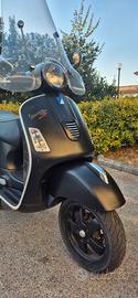 Vespa GTS 300 Super Sport 