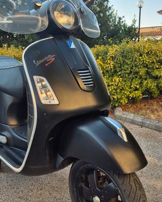 Vespa GTS 300 Super Sport 