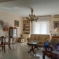 Ampio appartamento con verande