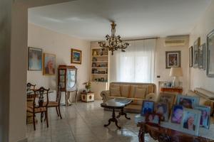 Ampio appartamento con verande