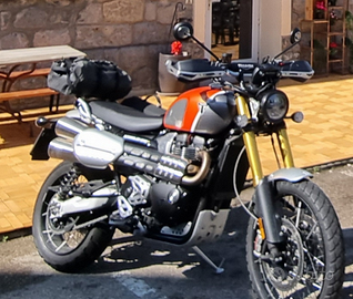 Triumph Scrambler 1200 xe Gold Line