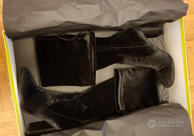 Stivali in velluto sopra il ginocchio