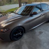 Disponibili pezzi alfa romeo Giulia 2.2   150cc