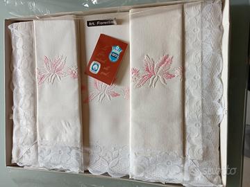 lenzuola matrimoniali ricamate a mano 