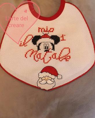 bavaglini ricamati a punto croce 