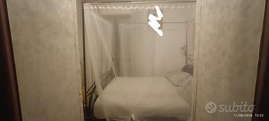 Struttura letto a baldacchino  