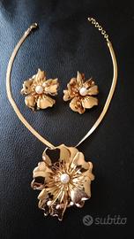 Parure Collana e Orecchini Fiore Oro con Perla