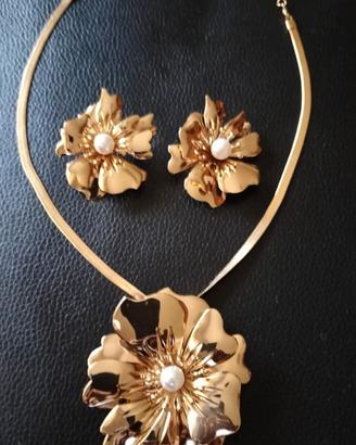 Parure Collana e Orecchini Fiore Oro con Perla
