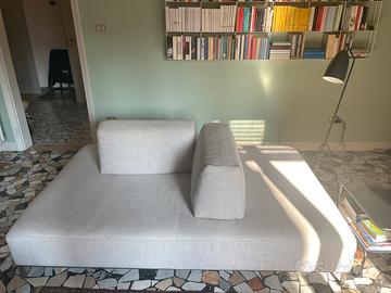 Divano design grigio  marca DITRE