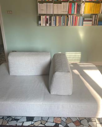 Divano design grigio  marca DITRE