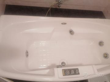 Vasca idromassaggio come nuova