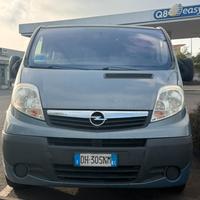 Opel vivaro 9 posti