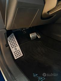 Poggia piede sinistro clio 5 con logo