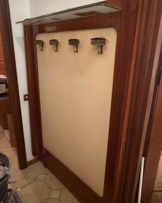 Appendiabiti a parete