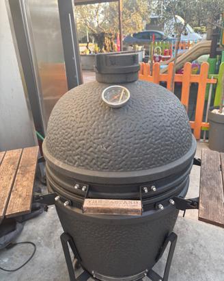 Barbecue kamado a carbone